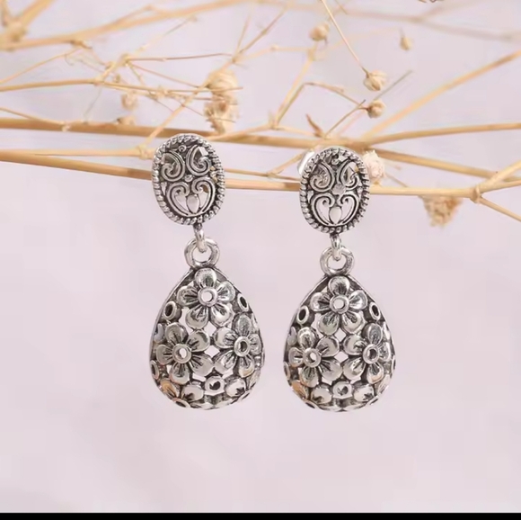 Earrings Silver Floral Women's Dangle New f31 - Picture 2 of 4
